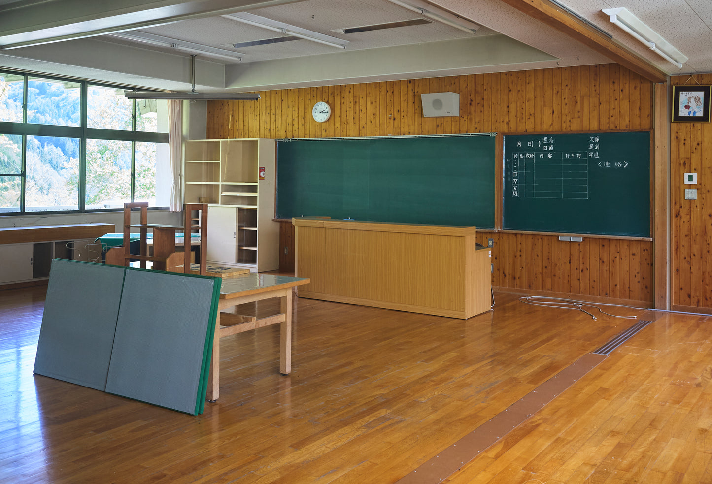 長野県塩尻市の廃中学校