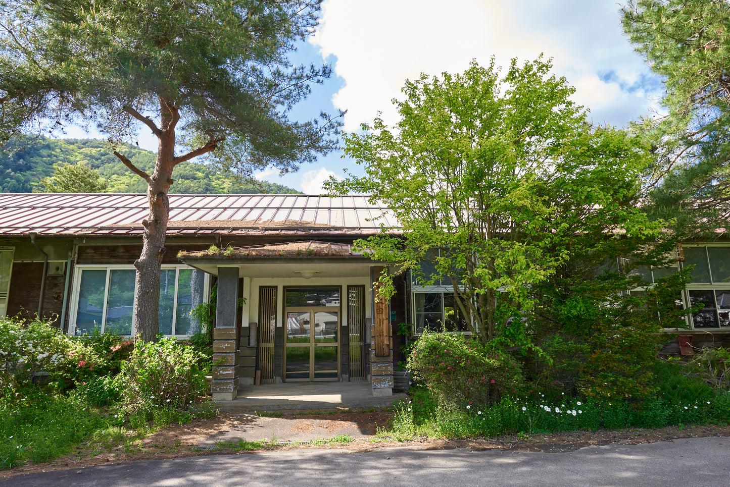 長野県木曽町の廃小学校