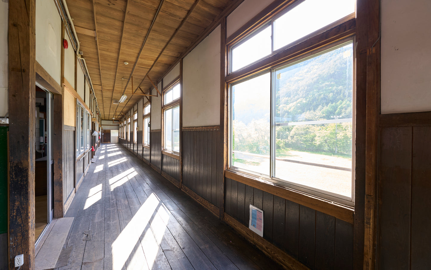 長野県木曽町の廃小学校