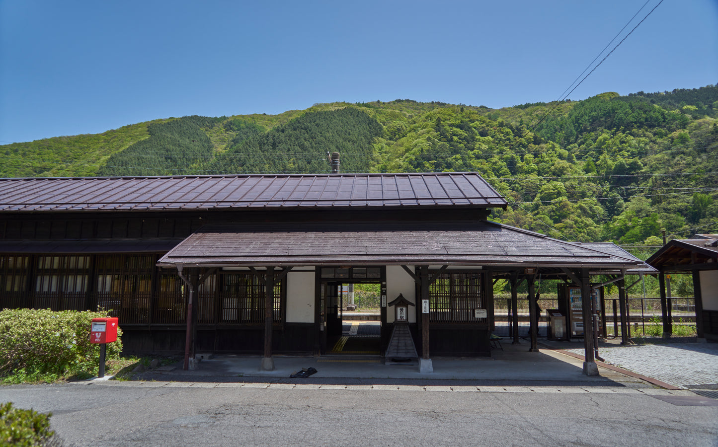 贄川駅舎