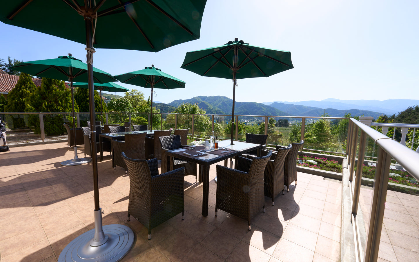 Winery with terrace overlooking the mountains of Shinshu