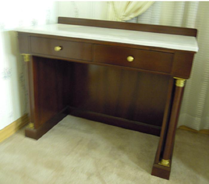 Desk model number: 0630211/Mahogany