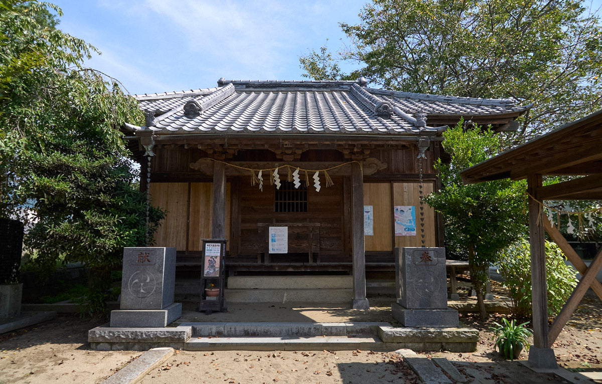 Public facility Makabe Trading Hall with various equipment